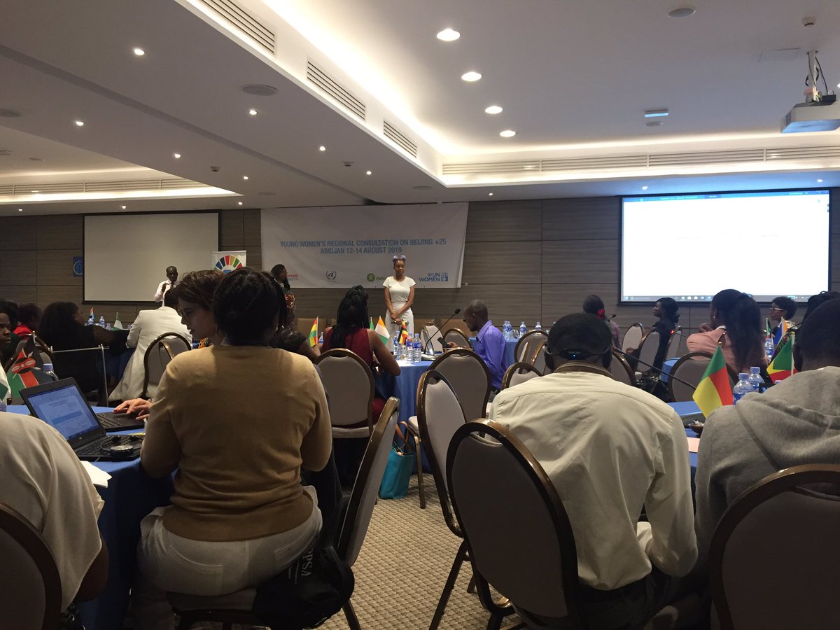 LoukiGirl's tweet image. Bonjour ! Nouvelle journée. Deuxième journée de la consultation régionale des jeunes femmes sur Beijing +25. On vient de finir un recap de la journée d’hier 😊 #GenerationEqualityAfrica