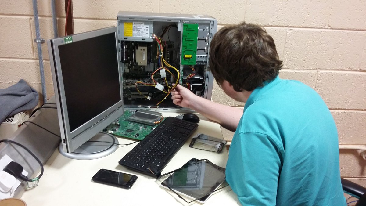 LimerickNln's tweet photo. We are now recruiting for our PC Maintenance &amp; I.T. Systems Course.  If interested or for more info contact: Val Real 061 229777
@LimClareETB @NLNIreland @Employab @paulpartnership @welfare_ie @LimkLearnFest https://t.co/z6268O5Bc0