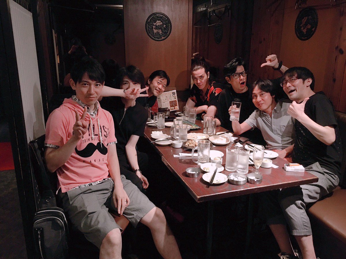 竹内幸輔 六角飲み会 1 ミュージカルメンバーや松岡さんまで来てくれて昨日久々に開催 声優組のとある方が直前にふくらはぎをいわせて欠席となりました もういい歳なので健康に気を付けよう