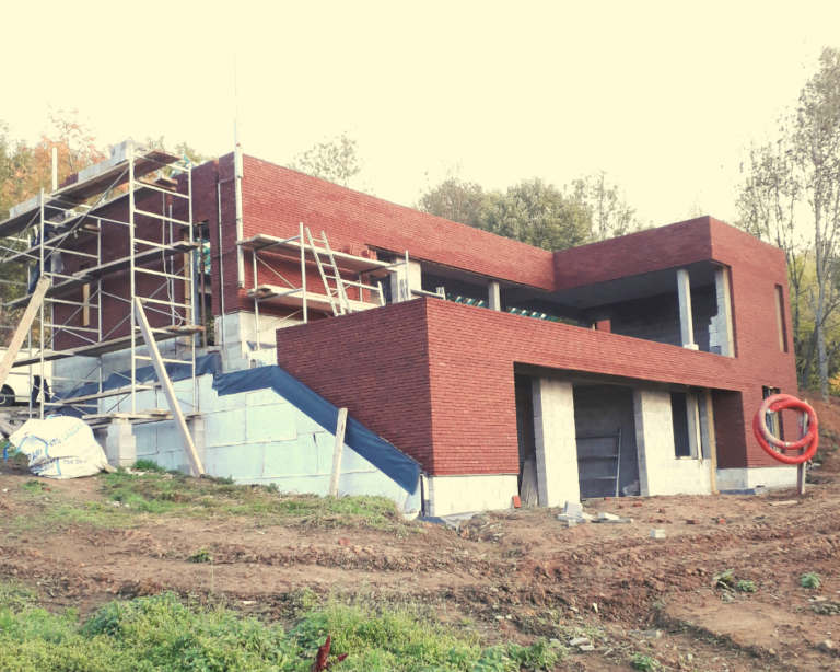 em_construct's tweet photo. 🛠️ Découvrez l'histoire de notre entreprise sur notre site internet : https://t.co/trFpgSVbQg https://t.co/WmnO0wMu49