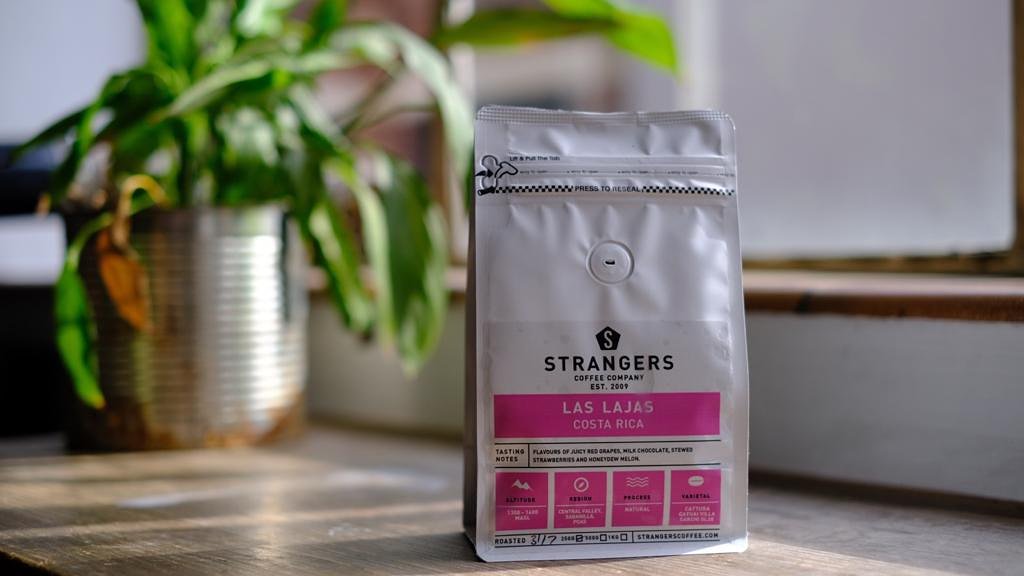 Juicy red grapes, milk chocolate, stewed strawberries and honeydew melon. Yep, our new Costa Rican Las Lajas special prep is summer in a cup 🍓☕ 👌
Coffee lovers, it really is well worth a try 🙌
