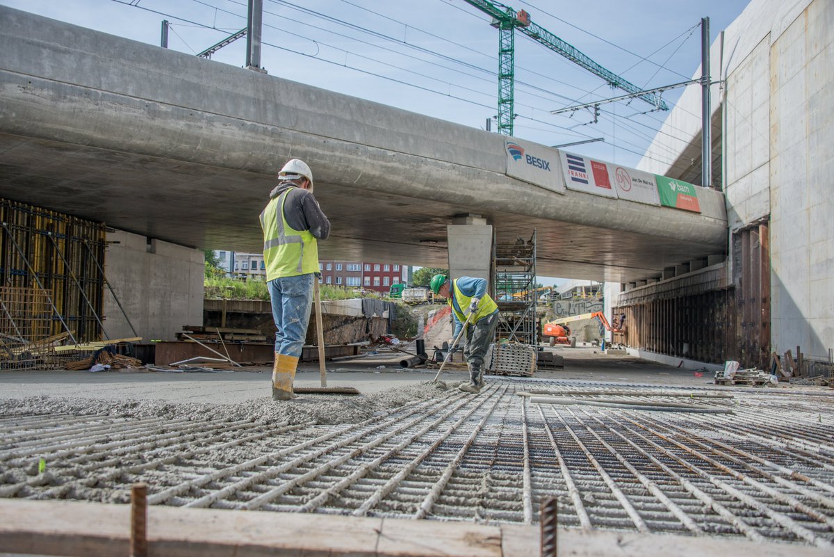 WillemenGroep's tweet photo. Voor het Mechelse #stationsproject brak begin deze maand een nieuwe fase aan. De tangent die #Mechelen-Zuid met de N15 aan de #Nekkerhal moet verbinden, wordt helemaal afgewerkt. https://t.co/YXyJa0rC1d https://t.co/xBjabGShly