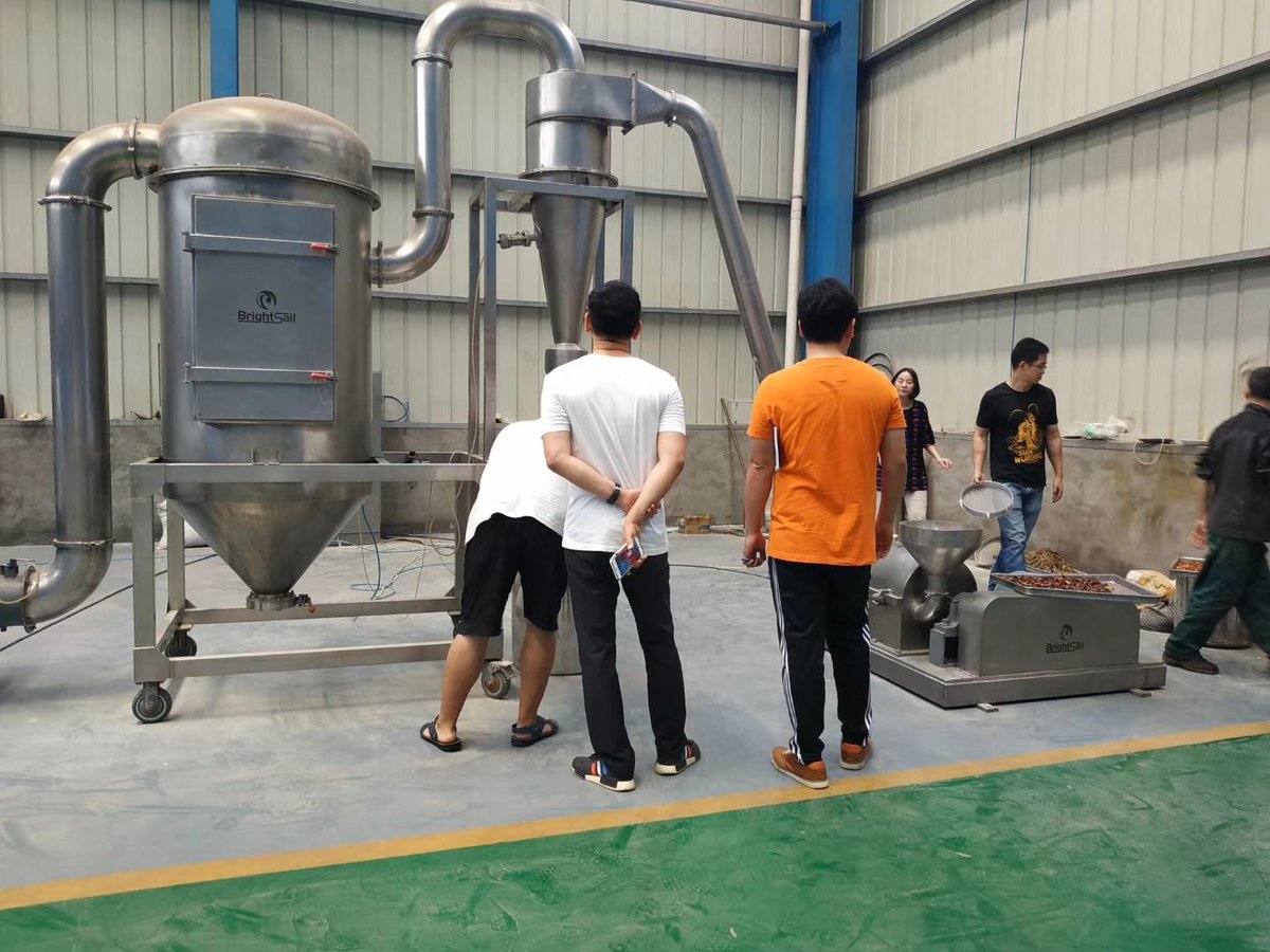Monicaliulijuan's tweet image. Today customers from Thailand visited our factory and they did the chilli grinding test.[愉快]
#ChilliGrinder #PulverizerMachine #PowderMill