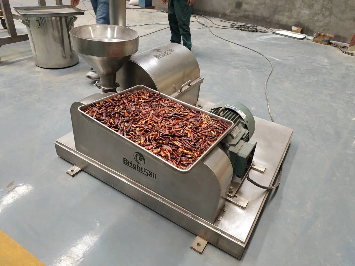 Monicaliulijuan's tweet image. Today customers from Thailand visited our factory and they did the chilli grinding test.[愉快]
#ChilliGrinder #PulverizerMachine #PowderMill