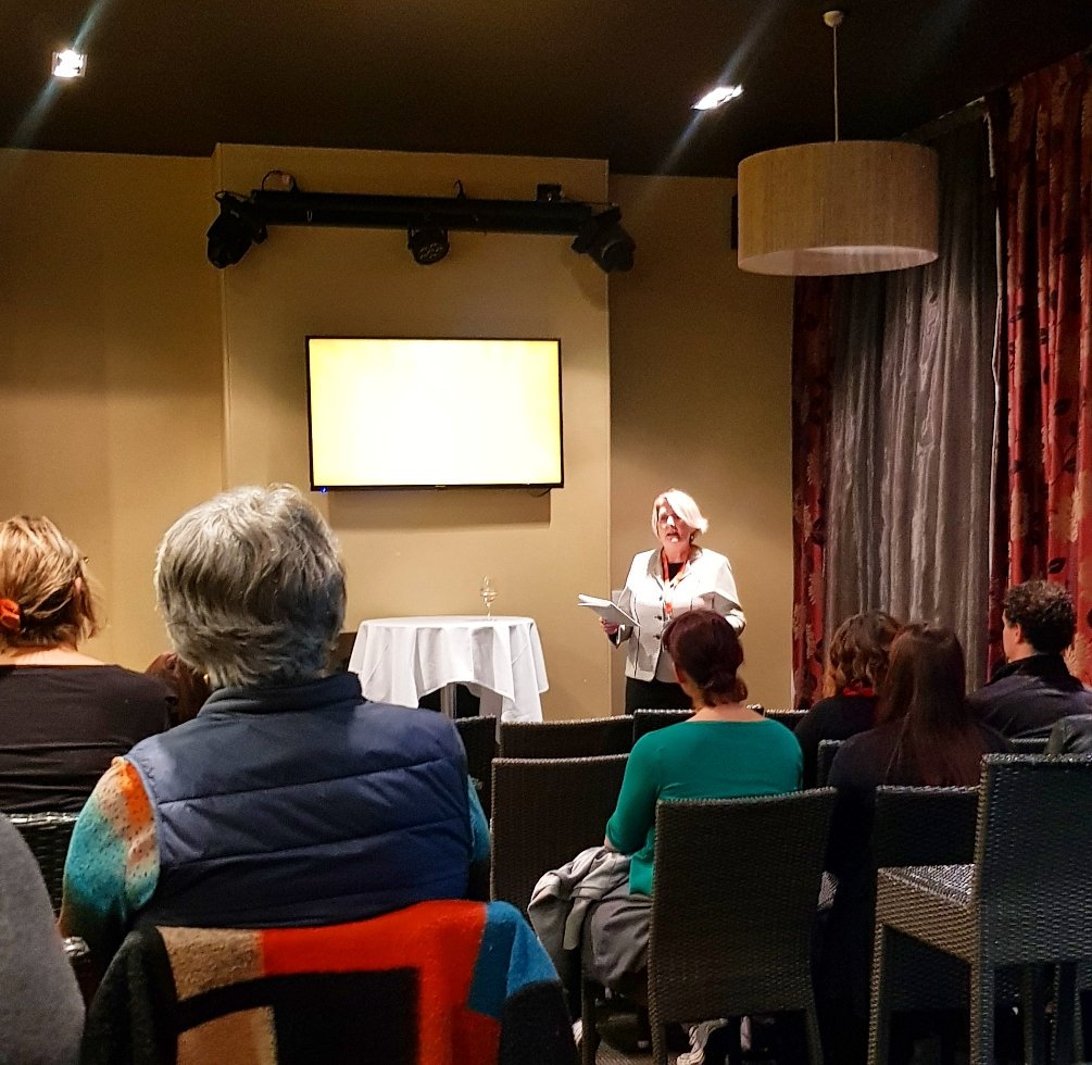 CityofNPSP's tweet image. Associate Professor Louise Hull @MLouiseHull is kicking off #RTBADL with her talk on endometriosis, which affects 1 in 10 women: "Endometriosis is anything but clear and well-defined."  @RTBEvent
