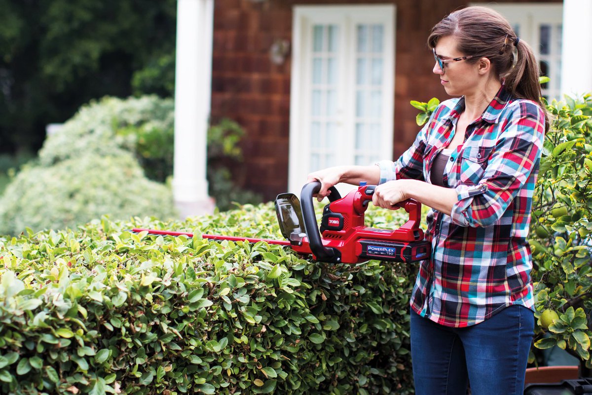 lovepropertyUK's tweet photo. Happy #WinItWednesday! We've got a garden power tool set worth £300 from @TheToroCompany to give away to one lucky follower! Enter here: https://t.co/q8lgezlVjM #win #competition https://t.co/0RikLLPyJN