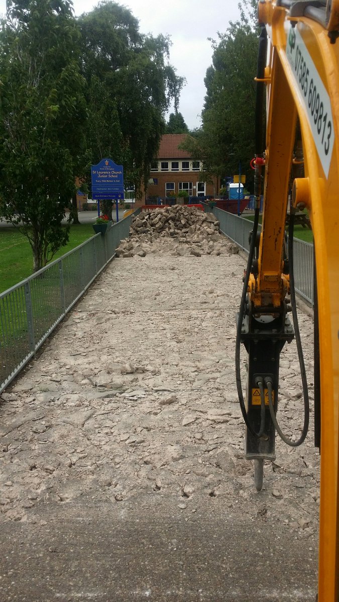 necoxltd's tweet photo. Works ongoing at St Laurence Church Junior School to re-surface the entrance driveway. https://t.co/MychFxYipU