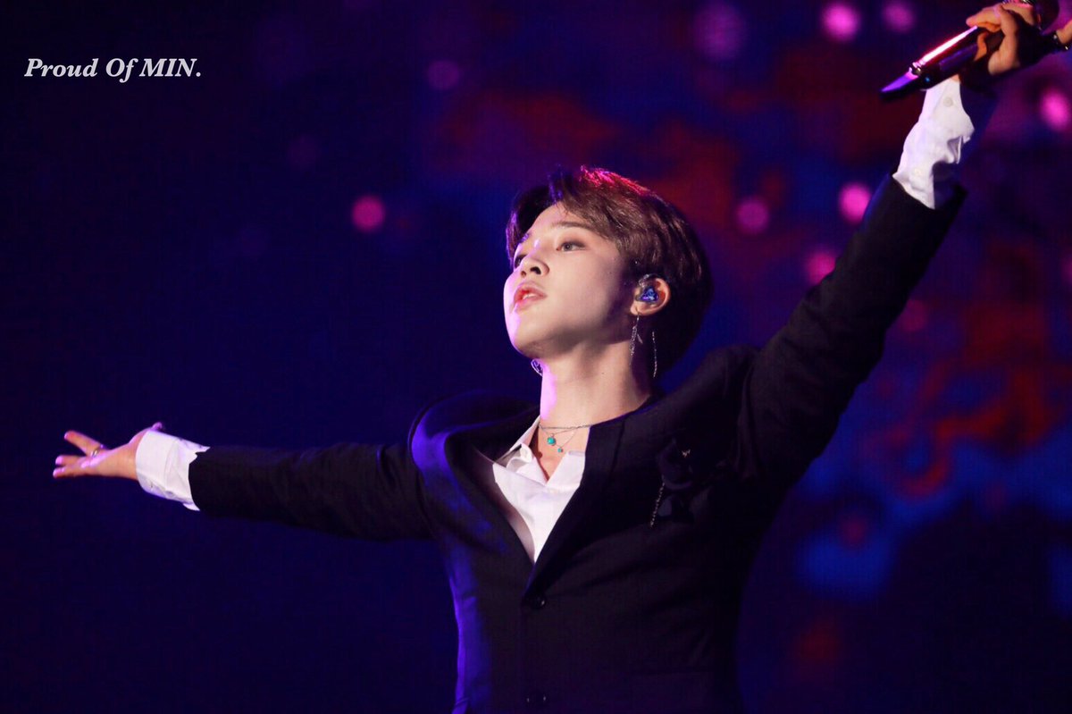 ProudOf_Min1013's tweet photo. 190811 롯데패밀리콘서트
#JIMIN #지민
@BTS_twt #방탄소년단 https://t.co/Ywi3ITagi5