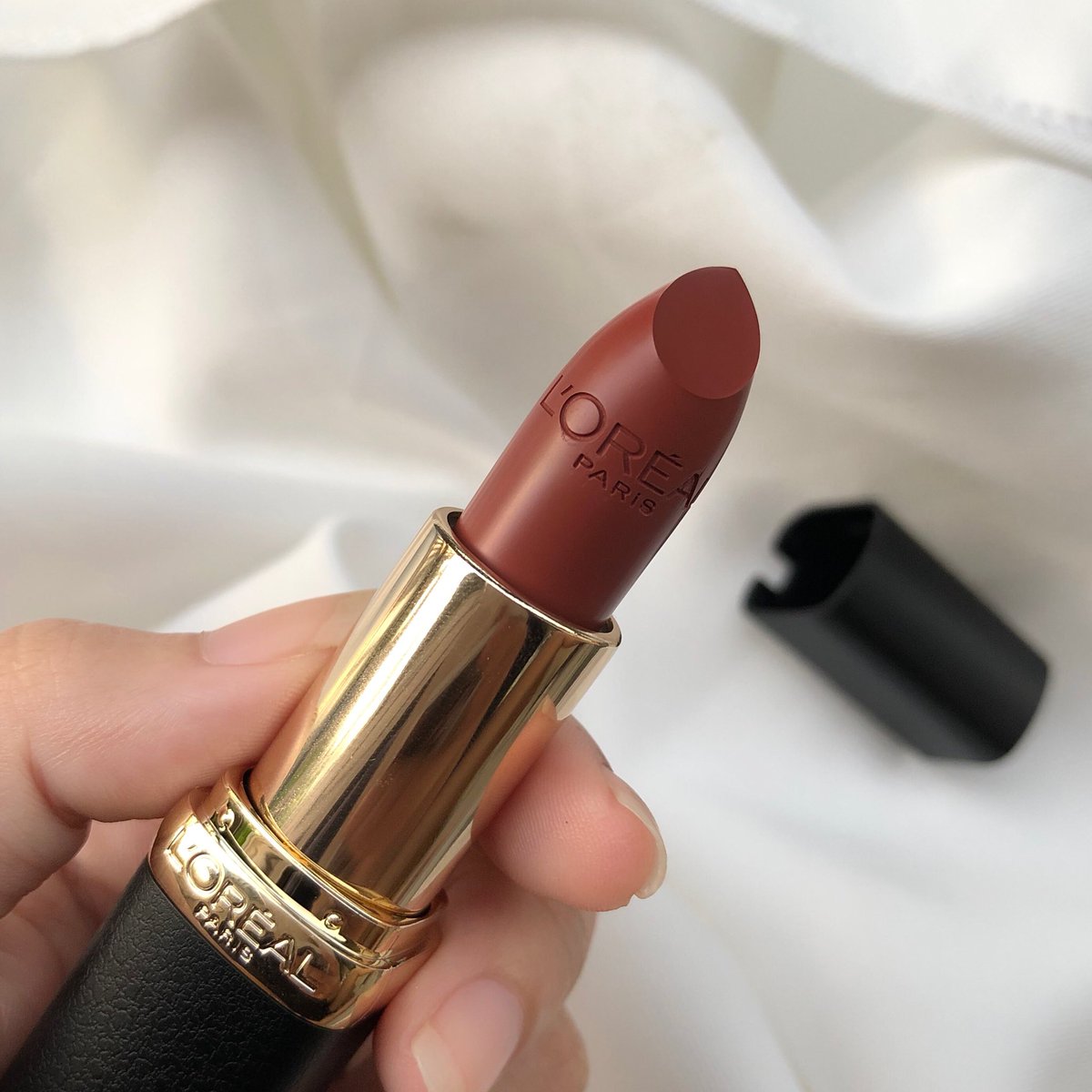 mmytype_'s tweet photo. ลิปmust haveเพราะสีสวยมากกก ของLoreal รุ่นColor Riche เป็นเนื้อแมท เบอร์298 Brick Planet น้ำตาลลนู้ดๆสีละมุนมากกก ทาได้ทุกวัน เนื้อลิปนุ่มสีชัดกลบปากคล้ำมิด ทาเบลอๆจะได้ลุคใสใสเบาๆเลิฟฟ #ColorRiche #LaBrick #LorealParisTH https://t.co/JDSuKO1YRR