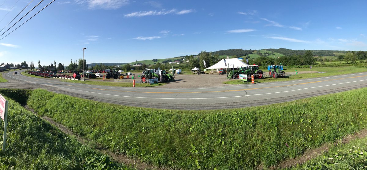 Fendt_NA's tweet photo. Today's stop on the #Fendt900NAroadshow is S.A. Service Agricole in Quebec. It's going to be a great time, so come out and see the #Fendt900 if you're in the area! #IDEALcombine #FendtConnect https://t.co/xBTzZ8aPgO