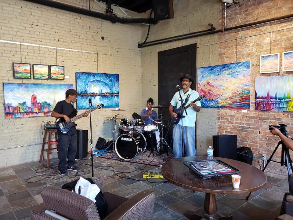 UptownKev30's tweet photo. So we were invited 2 play at Art 634 in Jackson, MI. Words don't do justice 2 the coolness of this artist showplace. @art634 #kevekevdetroit #captainjackson https://t.co/TzeDTmY8Vx