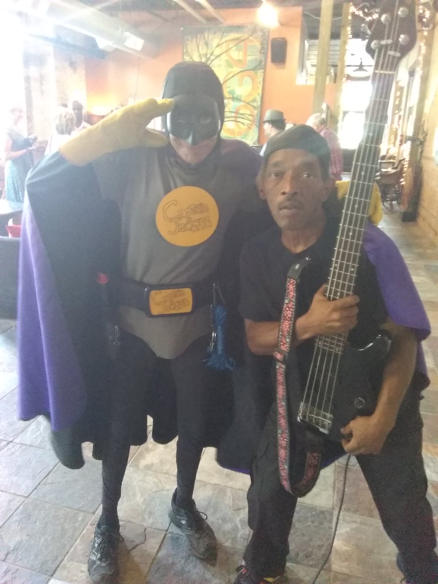 UptownKev30's tweet photo. So we were invited 2 play at Art 634 in Jackson, MI. Words don't do justice 2 the coolness of this artist showplace. @art634 #kevekevdetroit #captainjackson https://t.co/TzeDTmY8Vx