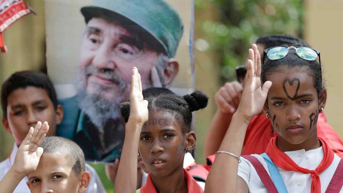 CubacooperaEcBA's tweet photo. #13DeAgosto #FidelVive @embacuba_ecuad @CubacooperaEc @CubacooperaCu En el aniversario 93 del natalicio del #ComandanteenJefe de la revolución cubana, el pueblo de Cuba rinde tributo a su memoria. #FidelPorSiempre . BMC Baños https://t.co/z30N1N7CSZ