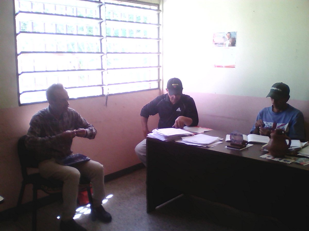 SomosAfa's tweet photo. #12 de agosto reunión del secretariado parroquial @somosafa, la junta parroquial y todas las organizaciones e instituciones para la organizacion y recopilacion de las agendas de trabajo para la semana del 12/08/19 al 17/08/19 https://t.co/y5EY6B2Lwj