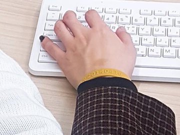 He's been wearing the yellow "REMEMBER 20140416" wristband campaign since debut to remember MV Sewol tragedy which happened on the 16th April, 2014. In his reforms, he always make sure to draw the yellow ribbon to show support for the families who lost their children.