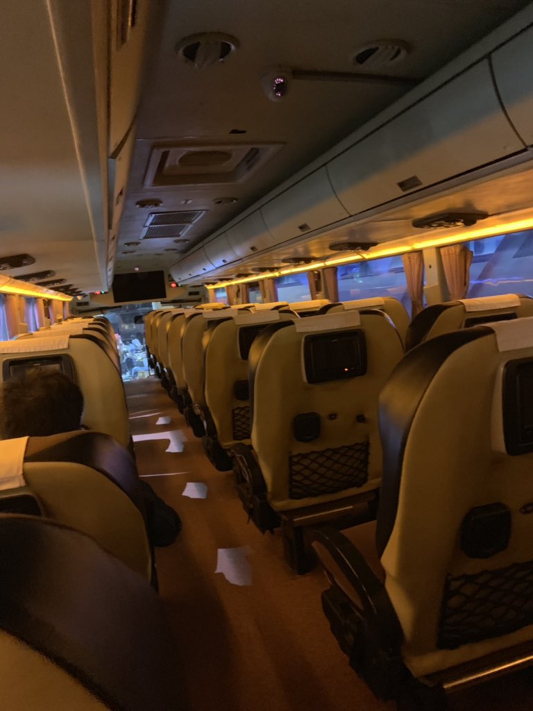 ton_monster29's tweet image. #sunbus หยุด2วันก็กลับเพราะคิดถึงแม่ #กรุงเทพเมืองเลย