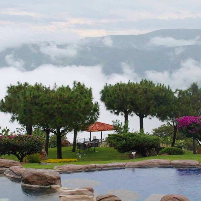 Literal!!! Amanecer entre las nubes, experiencia que puedes disfrutar en esta época del año...DEFRANCA ALOJAMIENTO BOUTIQUE #Zapopan #Jalisco #HaciendasyCasonasdeJalisco #TesorosdeMéxico