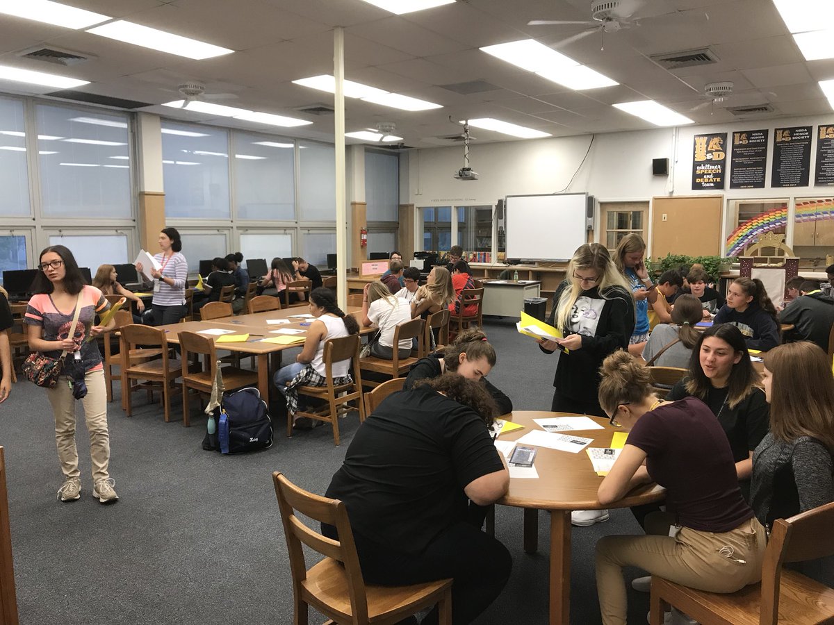 WLS4Kids's tweet photo. Learning about the library and Chromebooks, followed by some @Whitmer_HS school spirit! #FroshFest https://t.co/YHtX4n53rC