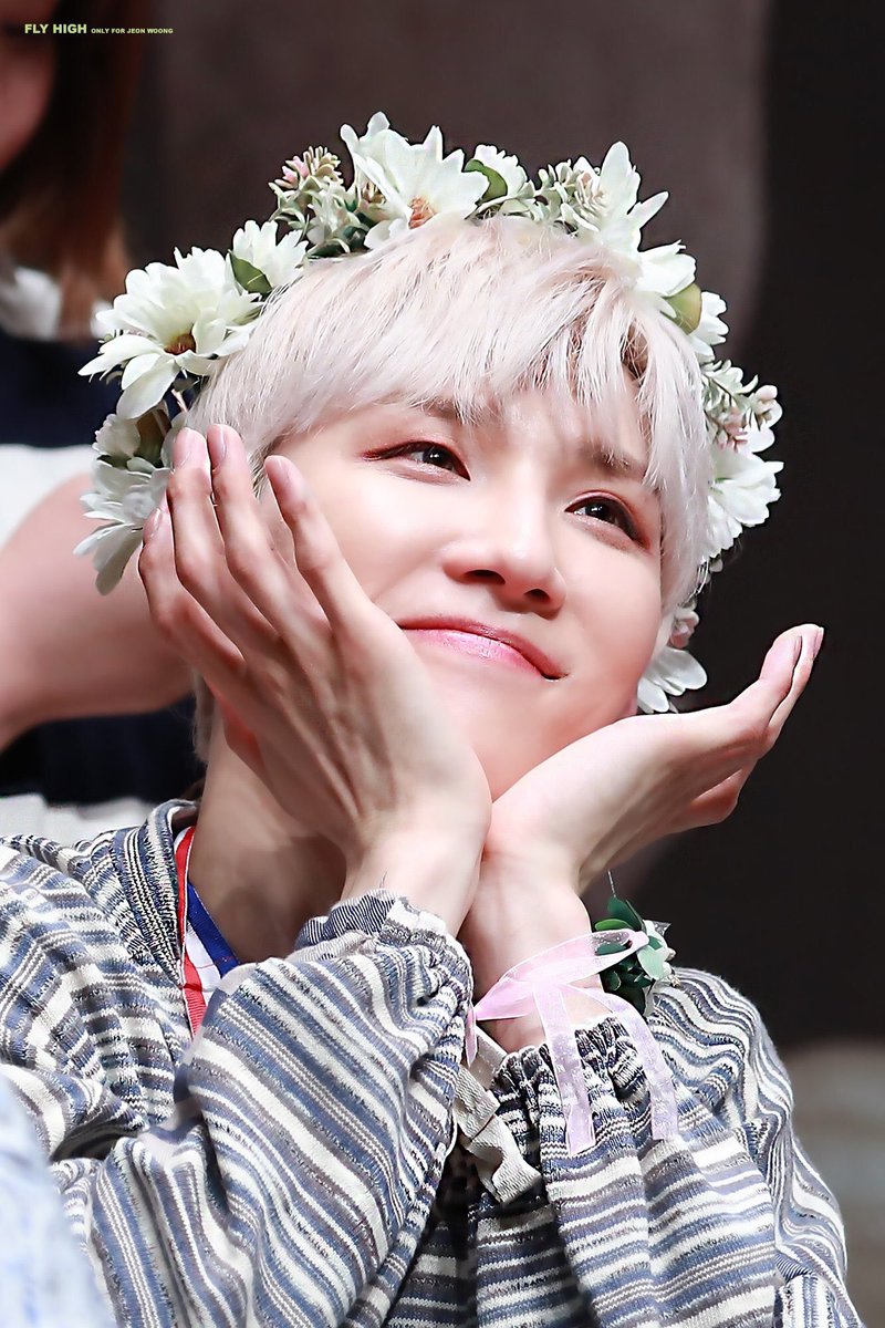 Jeon Woong — AB6IX - you’re going to sit there and tell me he’s not the cutest ever??- I want him to smile forever- makes me go - CUTE CUTE CUTE