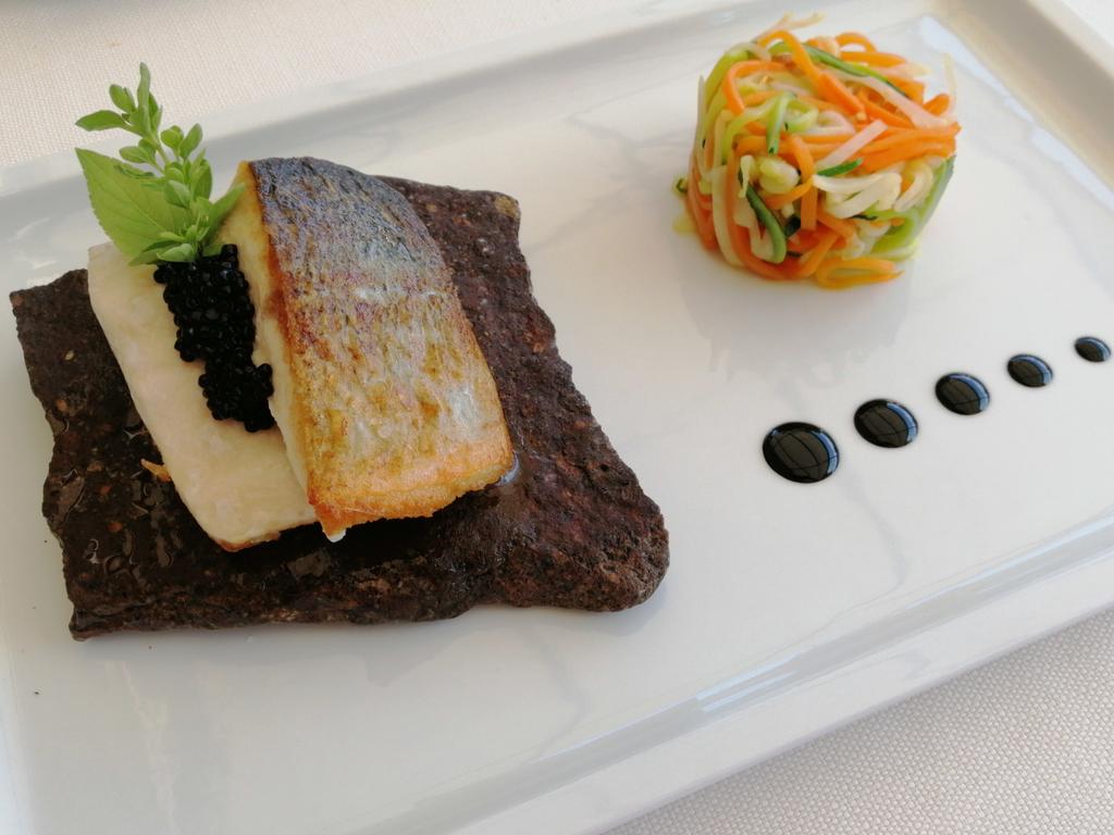 LaConsiglieria's tweet photo. .@VisitTrentino -
...quando i pranzi sono una @favola #casteltoblino @guideMichelinFR tataki di #manzo e #coregone chef #michelebridi
@Toblinobike @trentodoc @FerrariTrento @Trentin0 @VoceDelTrentino @TrentinoTV @TrentinoTiAmo @TrentinoTravel @paoloigna1 @Barbaga3Gaetano https://t.co/wBVERJhW3l