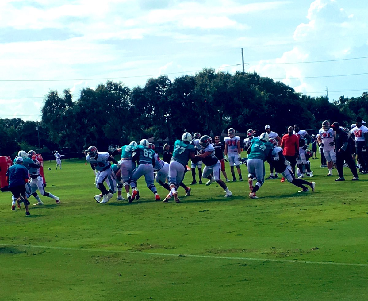 schadjoe's tweet photo. Miami Dolphins OL vs. Tampa Bay Bucs DL #pbpost #pbpostsports #miamidolphins https://t.co/XlcVdZQfcF