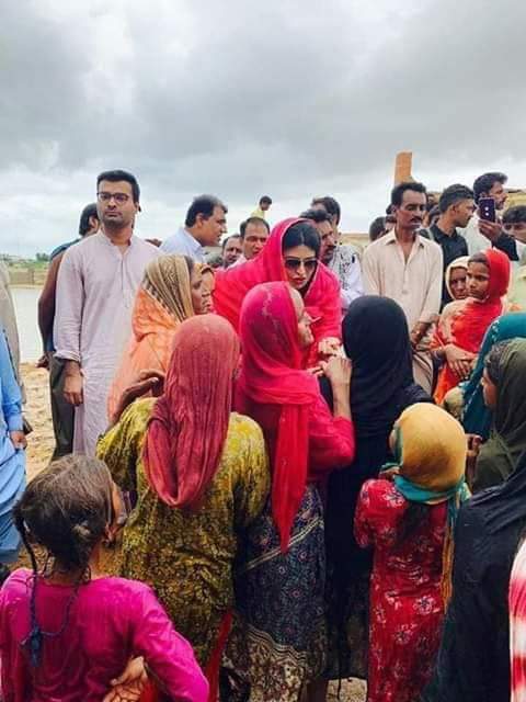 TahirKalwer's tweet photo. #PPP Senator @SassuiPalijo Visited rain/flood hit areas Taluka #Sakro, dist #Thatt.
@TahirKalwer https://t.co/BJsRqcROMP