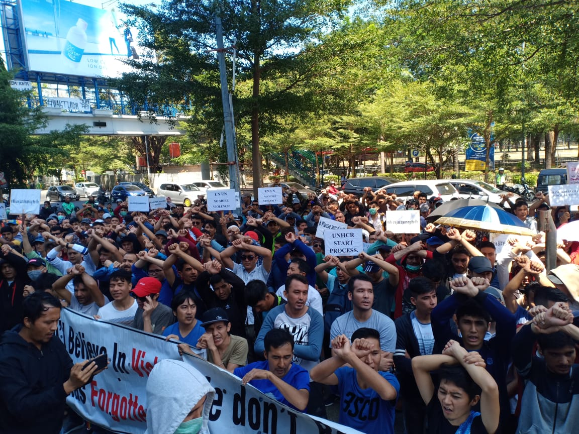 ali_shafae's tweet photo. #RESETTLEMENT4SINGLEREFUGEES
#HELPREFUGEESININDONESIA
@UNHCR If you believe in equality and #justiece, please change the policy, your policy is #killing us. We are human too. Why are you #selint about our #Destiny #UNHCR ? https://t.co/dArG0G3BbU https://t.co/Ra5B6cqhsy