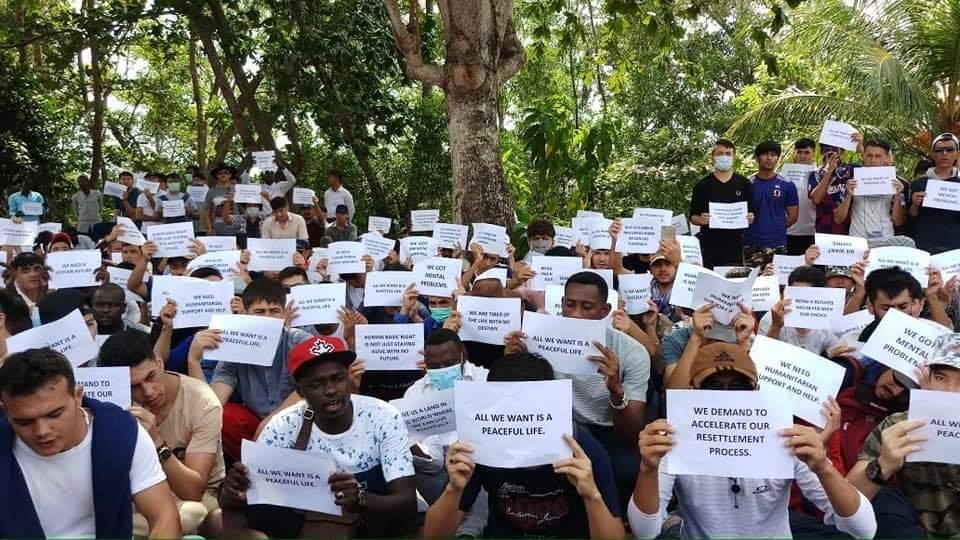 ali_shafae's tweet photo. #RESETTLEMENT4SINGLEREFUGEES
#HELPREFUGEESININDONESIA
@UNHCR If you believe in equality and #justiece, please change the policy, your policy is #killing us. We are human too. Why are you #selint about our #Destiny #UNHCR ? https://t.co/dArG0G3BbU https://t.co/Ra5B6cqhsy