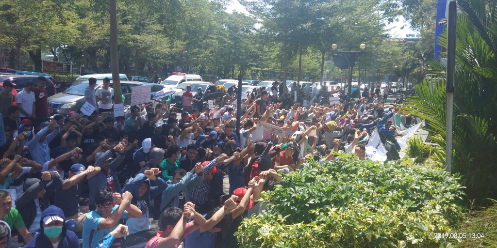 JawharySharif's tweet photo. #RESETTLEMENT4SINGLEREFUGEES
#HELPREFUGEESININDONESIA
@UNHCR If you believe in equality and #justiece, please change the policy, your policy is #killing us. We are human too. Why are you #selint about our #Destiny #UNHCR ? https://t.co/pYQJ7HcJSj