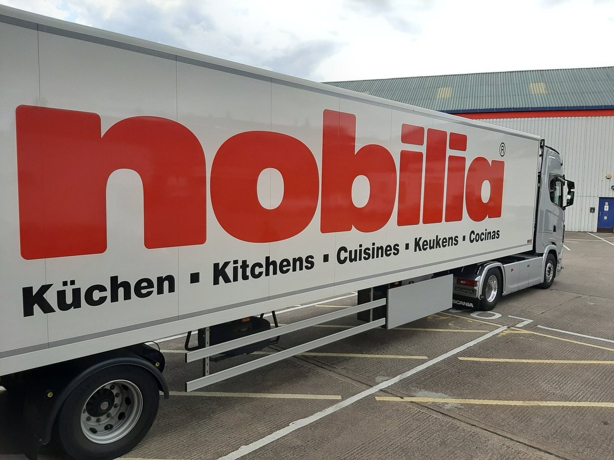 BigRedMovers's tweet image. More kitchens arriving from Germany for us to deliver onto #stevenchristopher customers homes. #deliveries #packing #removals #storage #Nottingham