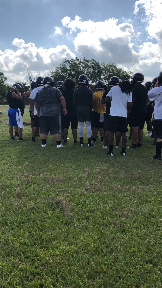 HoustonMSTCFB's tweet photo. Day 2 of the grind. This time next year we will be on our brand new field. 🏈🐯 https://t.co/y6fLrrdOwL