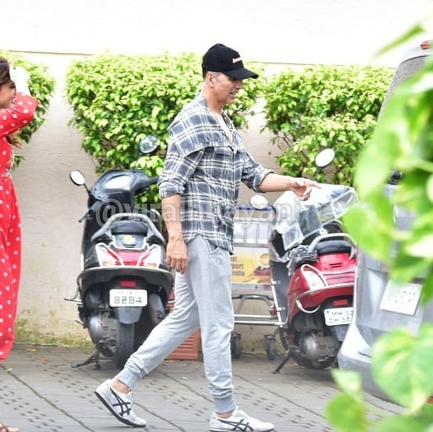 PannaDevraj's tweet photo. @akshaykumar @taapsee @sonakshisinha @vidya_balan @TheSharmanJoshi @MenenNithya @IamKirtiKulhari @Jaganshakti @foxstarhindi #_Sir🇮🇳🇮🇳❤❤😍😍🔥🔥 https://t.co/sVZ5ntRxBc
