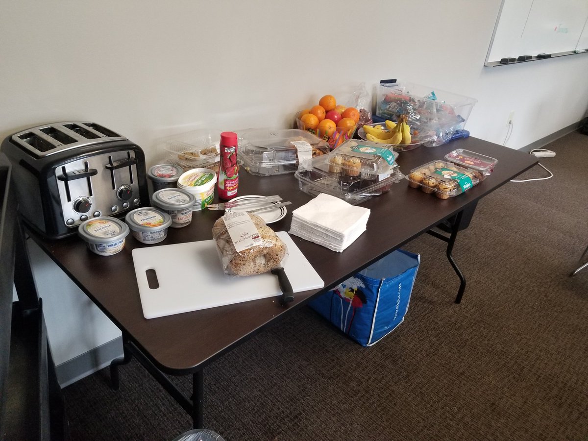 windsorstem's tweet photo. Feed them well and they pay better attention lol direct correlation #windsorstem #ccsLeadersLearning #EatwellLearnwell https://t.co/NreJEdg2vO
