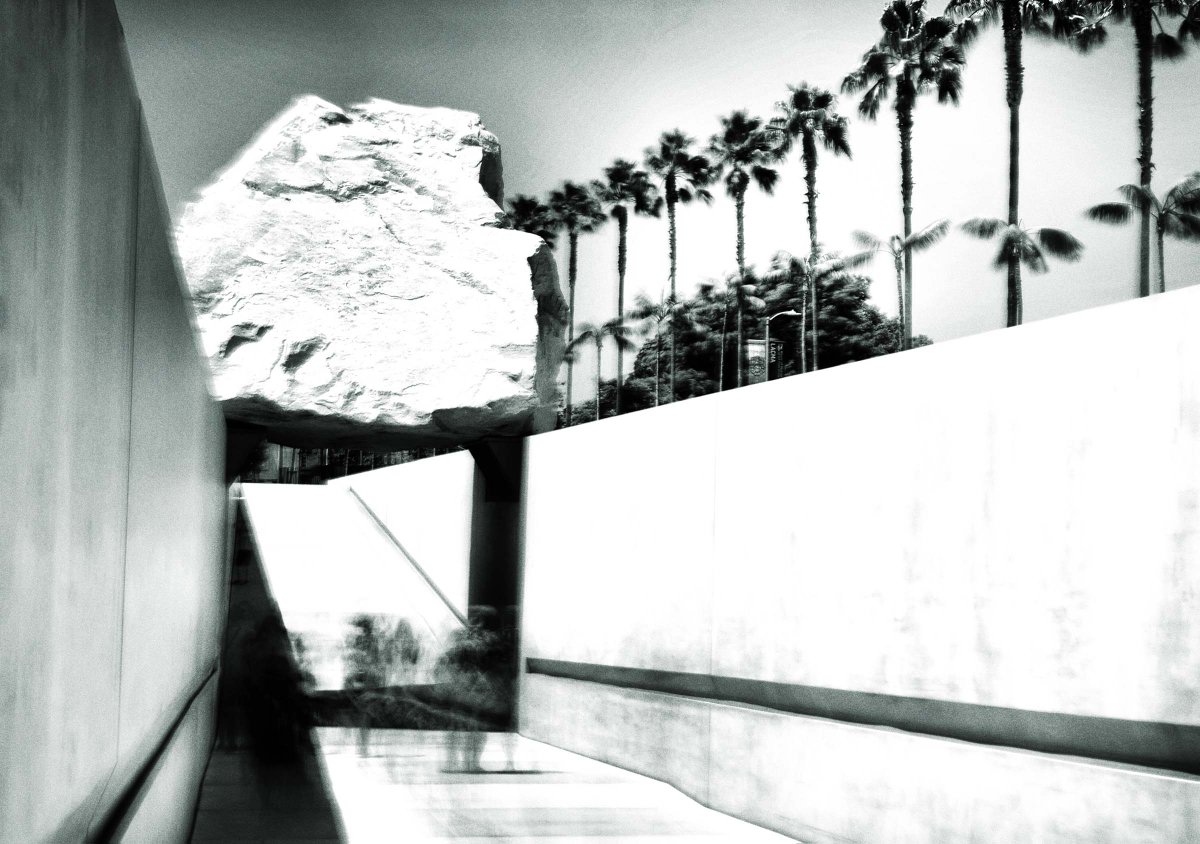 DCMallery's tweet photo. Levitated mass. LACMA. DCM. 2019. #blackandwhitephotography #sculpture #michaelheizer #levitatedmass #bnw #lacma #Monochrome https://t.co/1t75ZETpIn