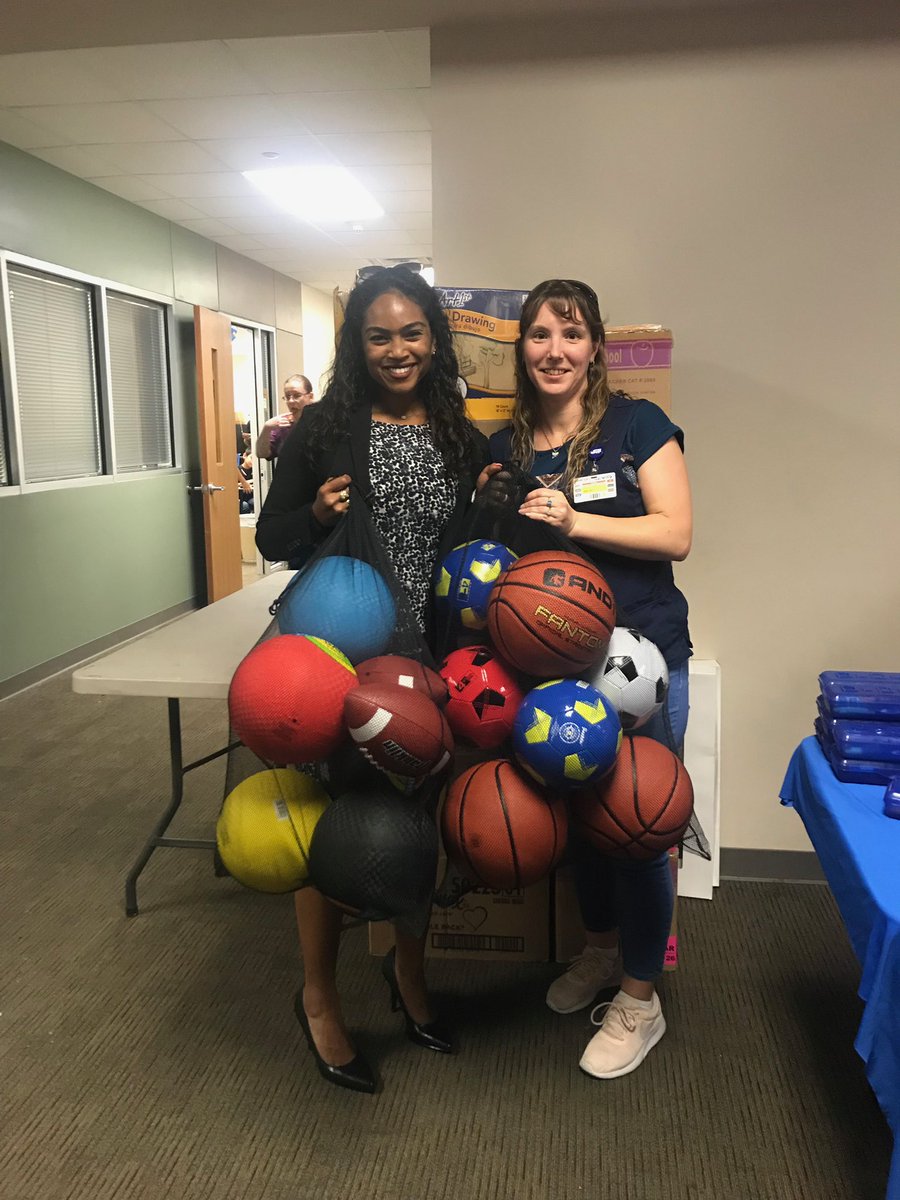 ReynoldsElem's tweet photo. We are so thankful to @Walmart for their generosity yesterday at our Back2School Bash! @SpringISD #SOAR #FlightOffice https://t.co/ioUHzSp7iv