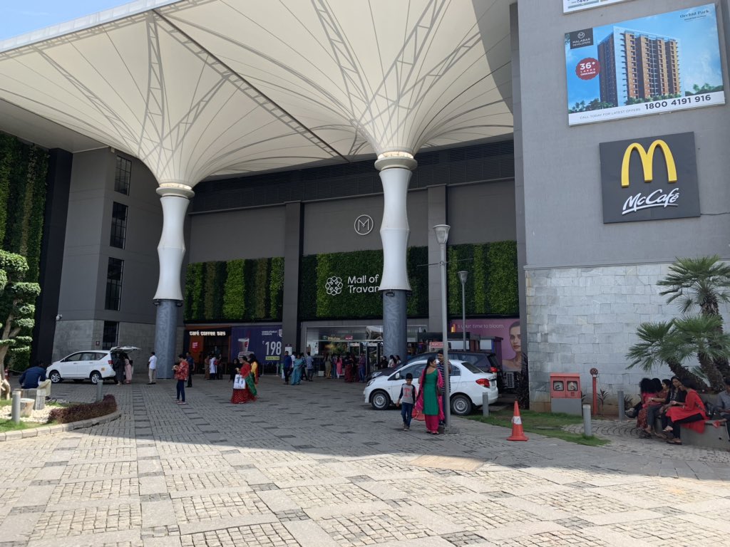 charcrilley96's tweet photo. a quick trip to see the crocodiles, a spot of shopping in the mall and a mcdonald’s of course 😂🤤 followed by Sree Padnanabha Swamy Temple!! we have been fairly busy over the past few days 😂 but when in India 🤷‍♀️ https://t.co/CAyagGNJup