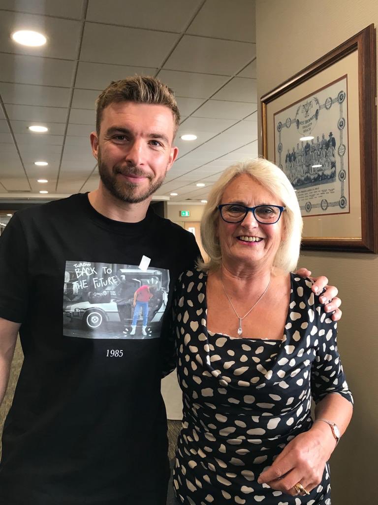 ann_clews's tweet photo. Hi mozza, will really miss youπͺπͺgood luck with whatever you decide to do in the future. Thank for your last wba shirt after play offs, what a surprise! I was speechless. #ThankYouMozza @WBA https://t.co/VWGAqv3KoQ
