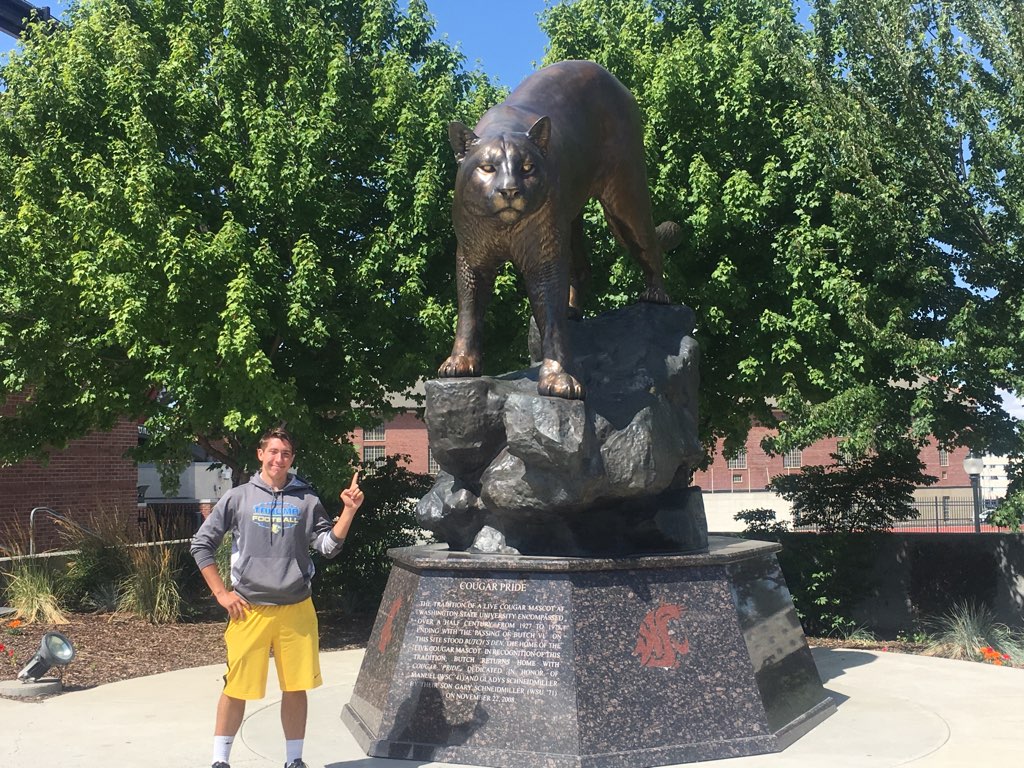 Fittsy4's tweet photo. Had great times going to UOI, WSU and EWU, going on unoffical to vists seeing what is the best academics and seeing a little bit of football on the tours!🐻👇 @tahomafootball @RylandSpencer https://t.co/3c4f1jbOI8