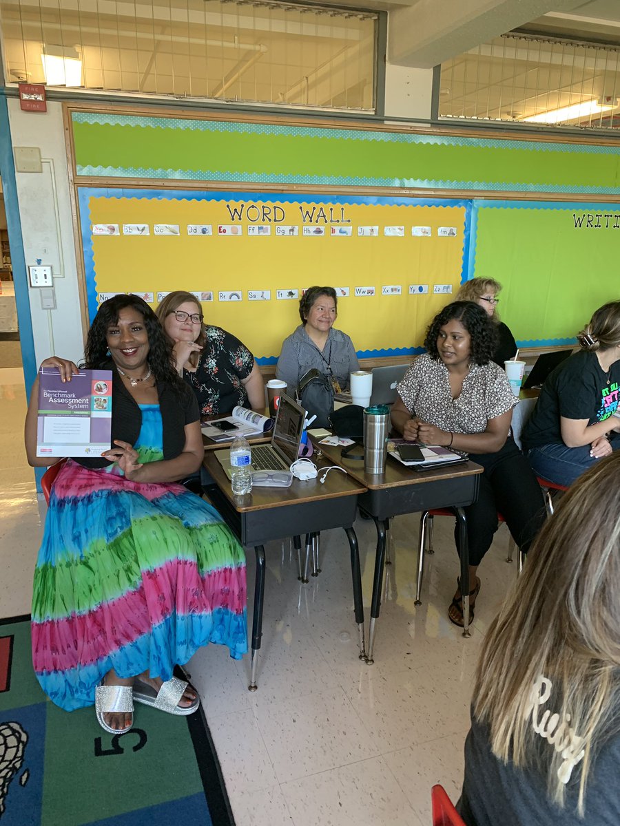 Cochran_Colts's tweet photo. K-2 Teachers learning all about Running Records! #CochranRocks @MolinaSunset @ICanReadDallas https://t.co/SdZkdH19Yj