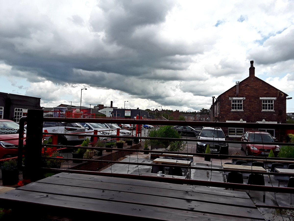 MinxyOwl's tweet photo. Great to catch up with @fslconsult at @POTBANK_Cafe #Spode today... see you later at #BenchandBar #Fenton Dave! https://t.co/MvWDwbGvnb