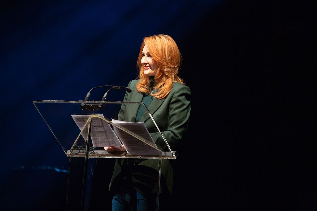 lumos's tweet photo. Fantastic news that our Founder and Life President J.K. Rowling will be receiving a Robert F Kennedy #RippleofHope Award in NYC on 12th Dec 2019. The award recognises leaders from govt, business, advocacy and entertainment who are dedicated to advancing positive social change. https://t.co/qLnN9OzQVD