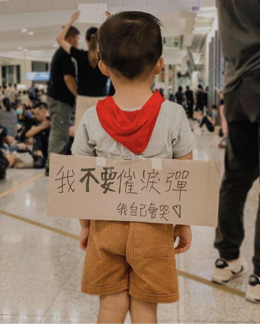 Dq9988776655's tweet photo. 📣郭文8月13号：伟大的美国有了伟大的决定，将在这关键的时刻与正义，自由法治的香港人民．和勇敢的香港同胞站在一起，美国将和欧洲联合一起，在证明解放军或大陆警察在香港出现．并镇压学生．就会马上取消中共最惠国待遇地位．香港自贸区协议。并对香港和大陆的官员进行制裁，查封他们在海外所有资产. https://t.co/JiyCYhlBJl