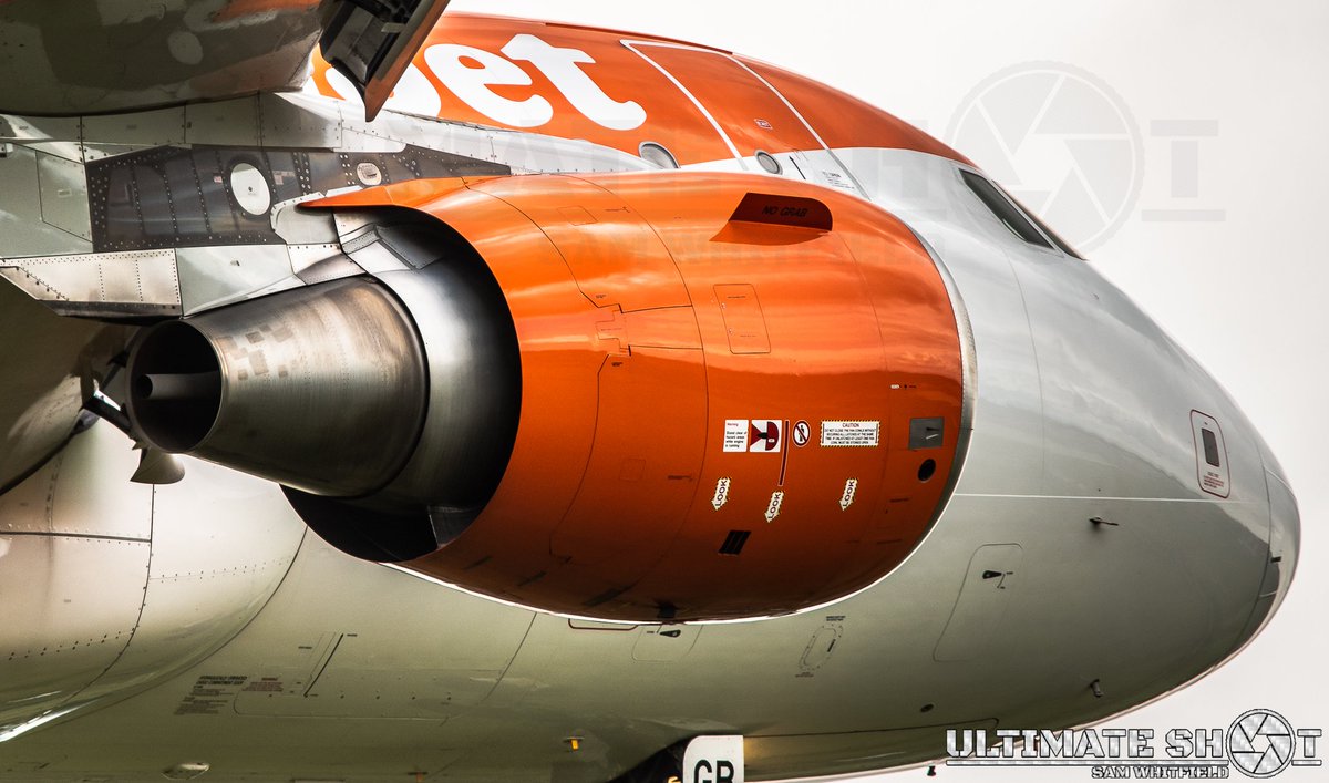 UltimateShotUK's tweet photo. Trip to SPTA was written off for several reasons so instead ended up at @BristolAirport for a few hours to carry out some testing.

As you are aware, it's not my type of "aviation" aspect but actually I thoroughly enjoyed it. Some many different type of shots to acheive. https://t.co/1ih7GQloys