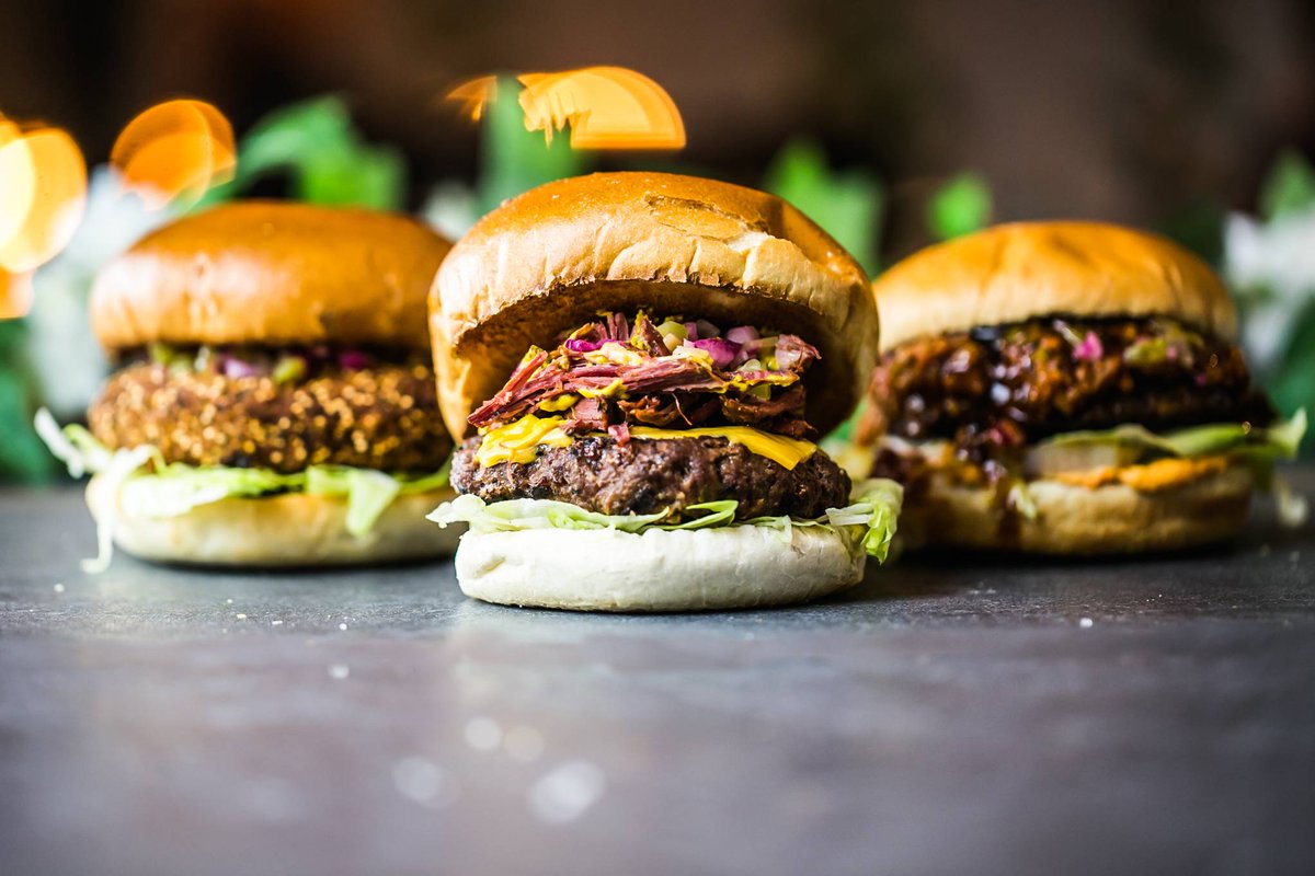 SlugLeeds's tweet photo. Get your burger on!!🍔

On Monday &amp; Tuesdays we celebrate the burger!

With a #Burger &amp; Drink🍺 for only £7, what more excuse do you need to treat yourself.

#LeedsBars #LeedsOffers #Food https://t.co/WlXQTj6MRr