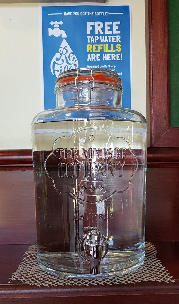 PeelGolfClub's tweet photo. We are now a Refill Station so you can refill your water bottles in our hallway 💦- no need to take your golf shoes off! We are part of the Refill network which covers the Isle of Man 🇮🇲 so spread the word 💙 #RefillIsleofMan #RefillRevolution #ManxPlasticPledge @BiosphereIOM https://t.co/9VYraP3ycs