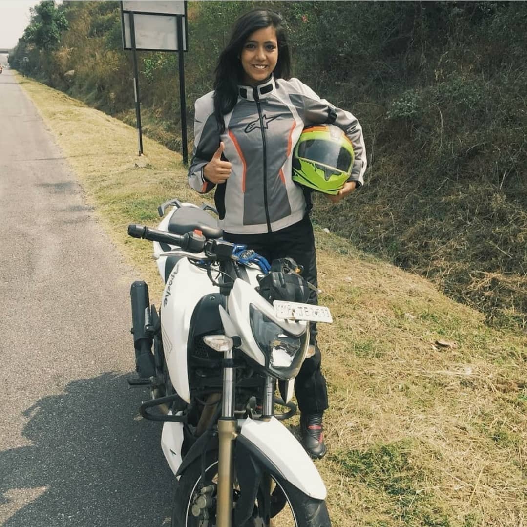 SenhoraMagazine's tweet photo. Aishwarya Pissay bags Women's #FIM World Cup, becomes 1st Indian To win a world title in motorsport.
Hailing from Bengaluru, Aishwarya has become the first woman to get India on the global map for motorsports. Congratulations Aishwarya! @fmsci #aishwaryapissay @SenhoraMagazine https://t.co/TPvb5TFcIa