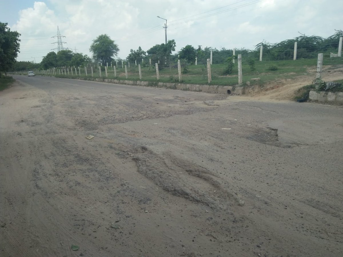amitsingh_2704's tweet photo. Surajpur site c, opposite zeta1 Road is in very bad condition. Plz ask the authorities to repair. https://t.co/gb4ThRxhcs