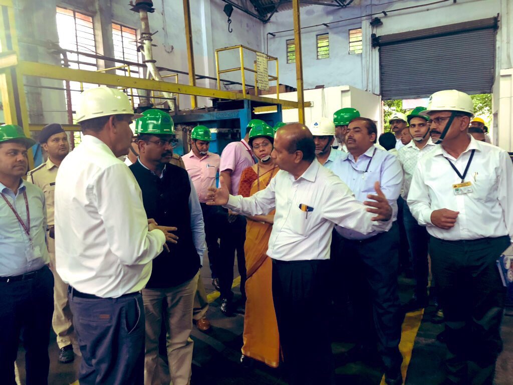 dpradhanbjp's tweet photo. Visited @SAILsteel’s R&D Centre for Iron and Steel in Ranchi today. #RDCIS was set up to undertake scientific and industrial research to improve plant efficiency, productivity and technical know how for development of new products. https://t.co/XlJBqkIDZq