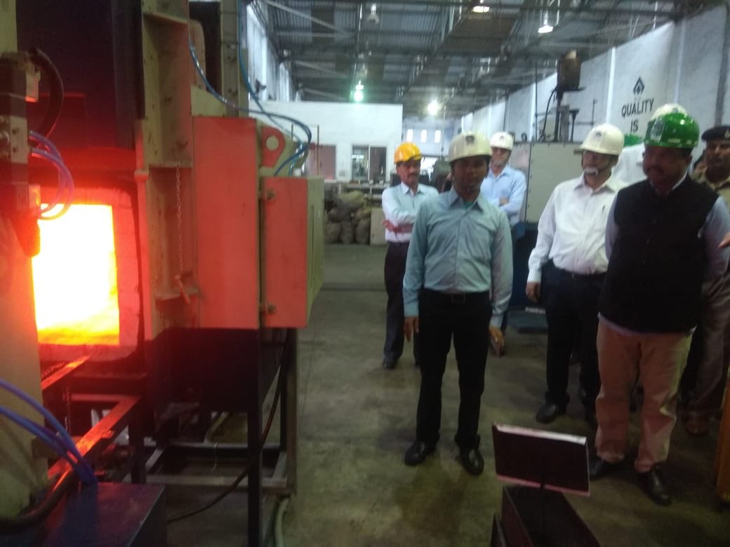 dpradhanbjp's tweet photo. Visited @SAILsteel’s R&D Centre for Iron and Steel in Ranchi today. #RDCIS was set up to undertake scientific and industrial research to improve plant efficiency, productivity and technical know how for development of new products. https://t.co/XlJBqkIDZq
