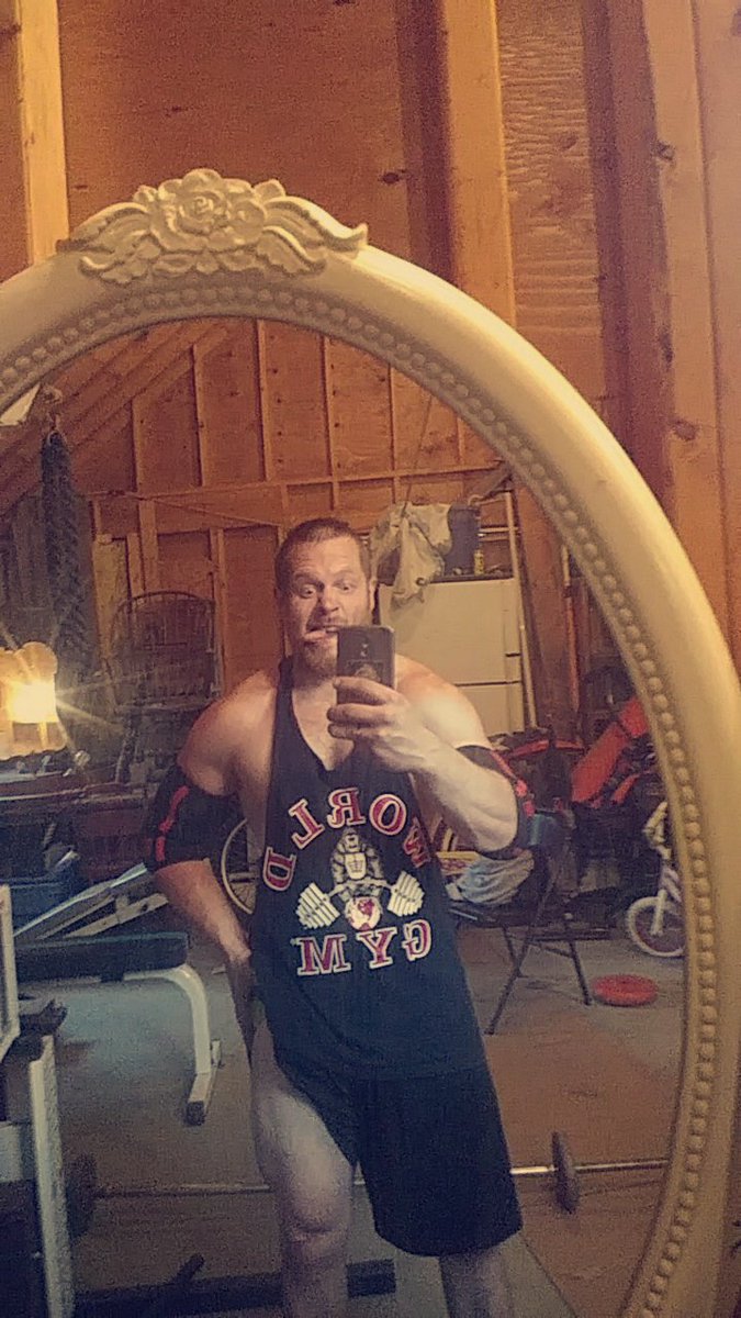 KingB4ne's tweet image. 20lbs lighter than last summer. Not a fan. Ill be competing again next year BIG FUCKING THING COMING. #superdopearmyofdarkness #suoerdope #baseform #fullbellied #zenkaipower